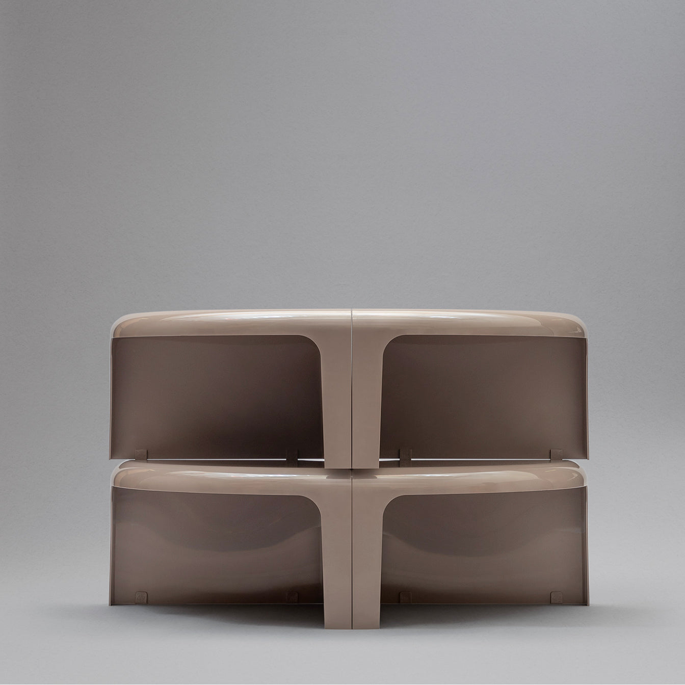 4/4 - Table