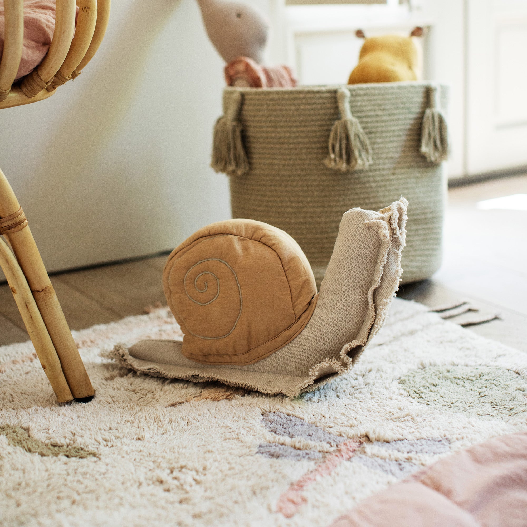 CUSHION - LAZY SNAIL